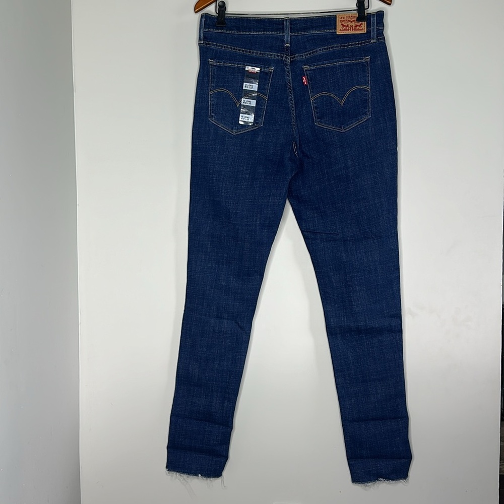 Levi’s Women’s 311 Shaping Skinny Raw Hem Jeans Size W31 L32 (12 Long) NWT - Picture 7 of 9